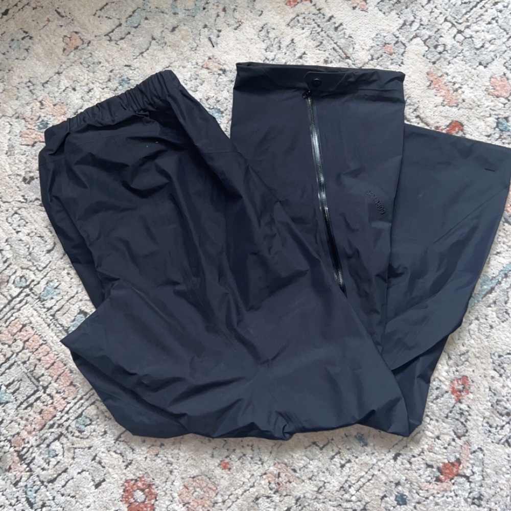 Women’s Large Arc’teryx Rain Pants